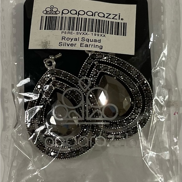 NWT Paparazzi Royal Squad Silver Filigree Dangle Earrings - Picture 3 of 3